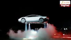 रस्त्यावरून थेट हवेत! Tesla Roadster चा भन्नाट प्रयोग; हवेत झेप घेणाऱ्या कारची चर्चा रंगली
