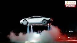 रस्त्यावरून थेट हवेत! Tesla Roadster चा भन्नाट प्रयोग; हवेत झेप घेणाऱ्या कारची चर्चा रंगली